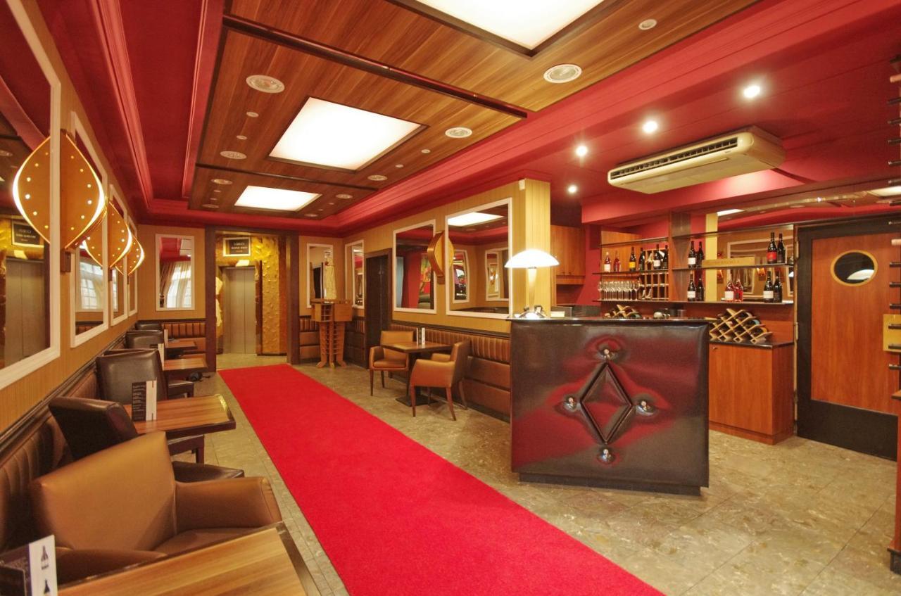 Hotel Corvin Gyula Bagian luar foto