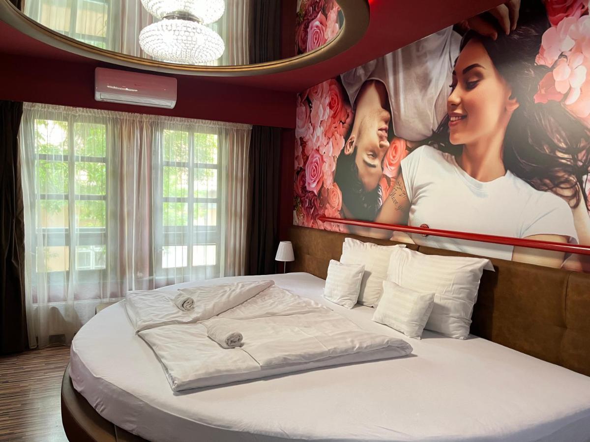 Hotel Corvin Gyula Bagian luar foto