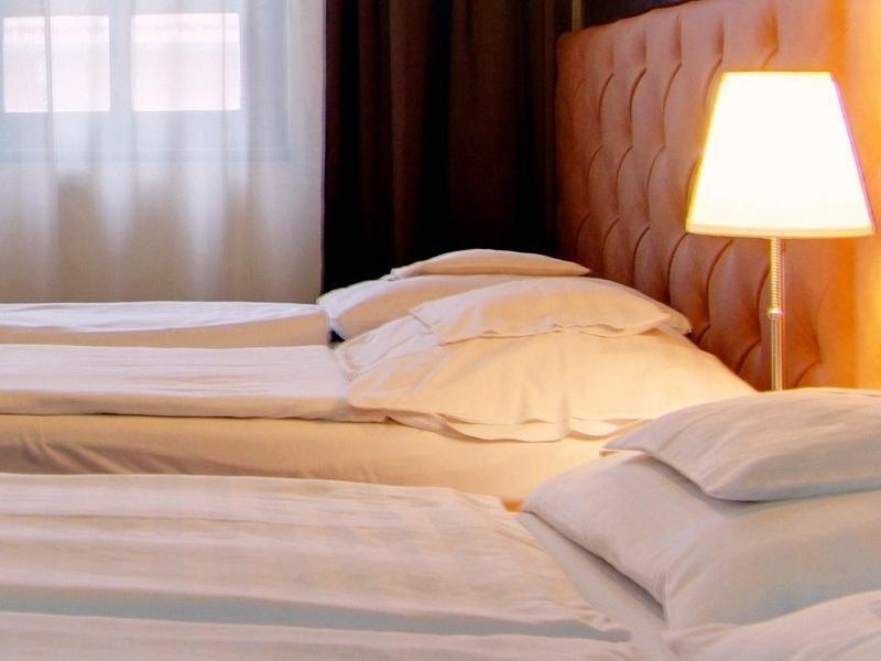Hotel Corvin Gyula Bagian luar foto